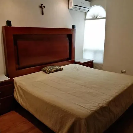 Renta De Cuartos Familia Sanchez Apartment